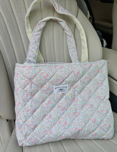 Load image into Gallery viewer, Floral Day in the Park Quilted Handmade Tote Zipper Bag