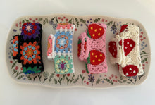 Load image into Gallery viewer, Crochet Claw Clips