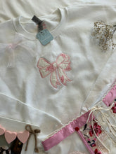 Load image into Gallery viewer, Bow Appliqué Crewneck