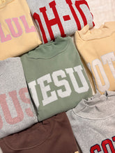 Load image into Gallery viewer, Assorted Oversized Mocknecks (size S/M)
