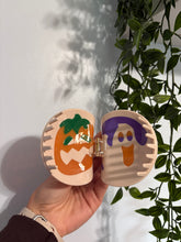 Load image into Gallery viewer, Halloween Cookie Claw Clip
